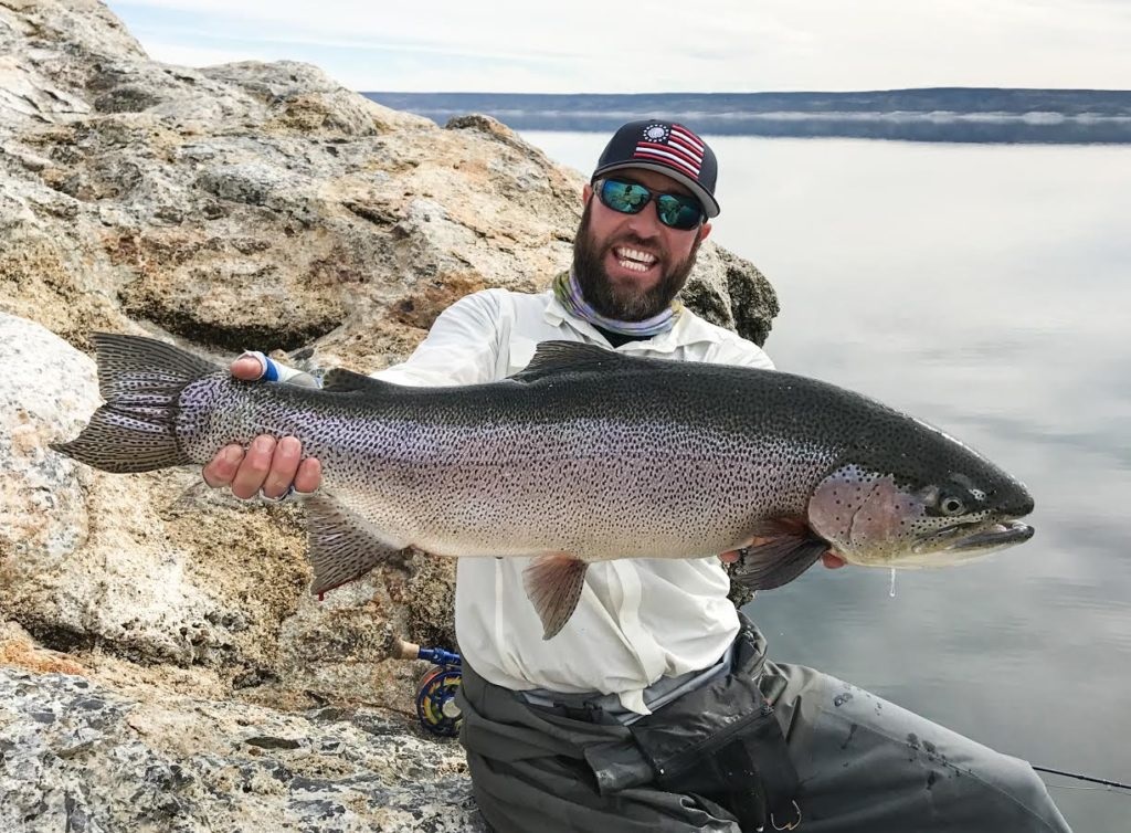 Argentina ] Fishing Jurassic Lake